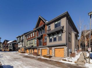 513 S Ascot Cir SW, Calgary, AB T3H0W9