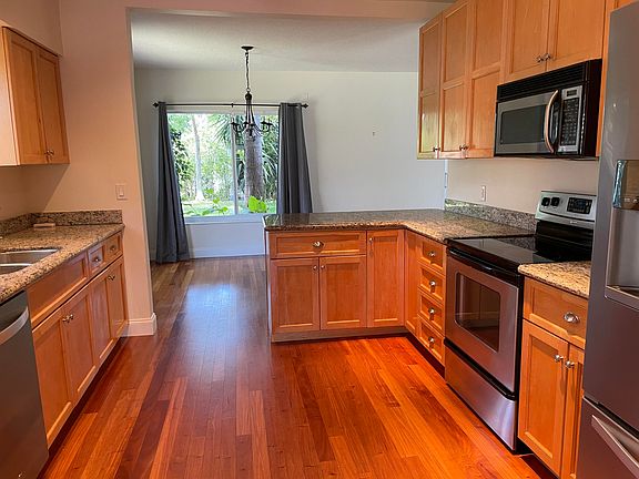 5th image of 465 NE 34th St