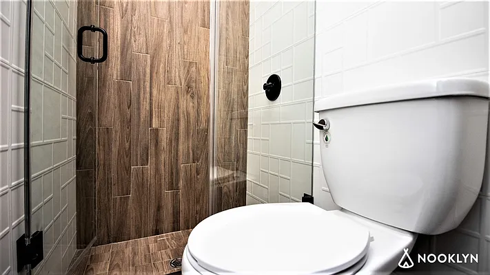 Rented by Nooklyn NYC LLC | media 21