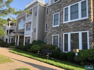 5 Tenakill Park Dr #103-1C, Cresskill, NJ 07626