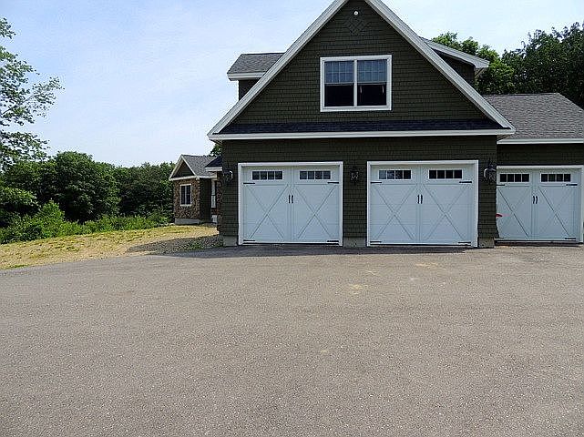 2nd image of 169 Alewive Rd