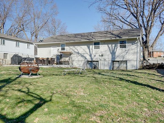 4th image of 536 N Powahatan Dr