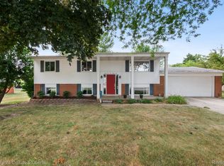 41533 Borchart Dr, Novi, MI 48375