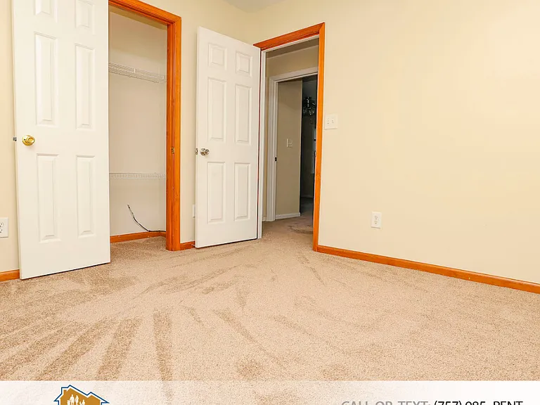 938 Churchill Ln — Photo 30