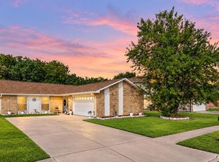 3006 Sandpiper Dr, Baytown, TX 77521