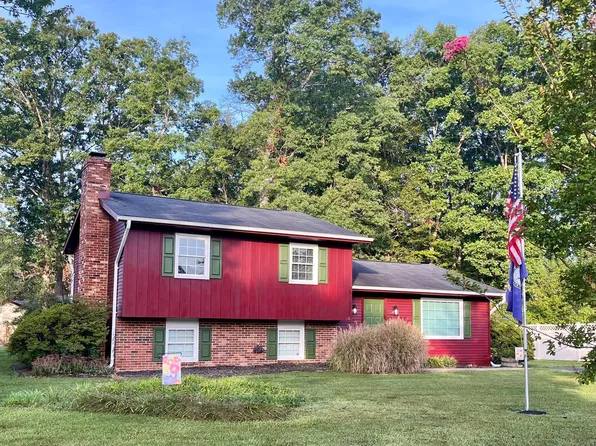 29 Briarwood Dr, Fredericksburg, VA 22405