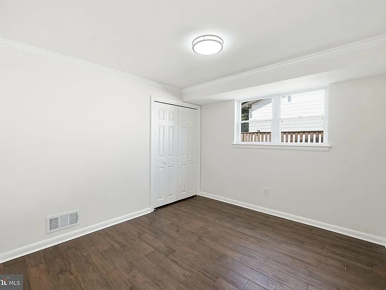 9831 Singleton Dr — Photo 24