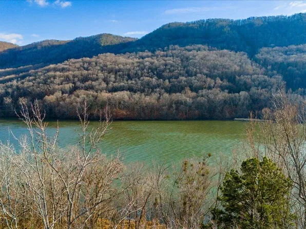 10495 Mullins Cove Rd, Whitwell, TN 37397