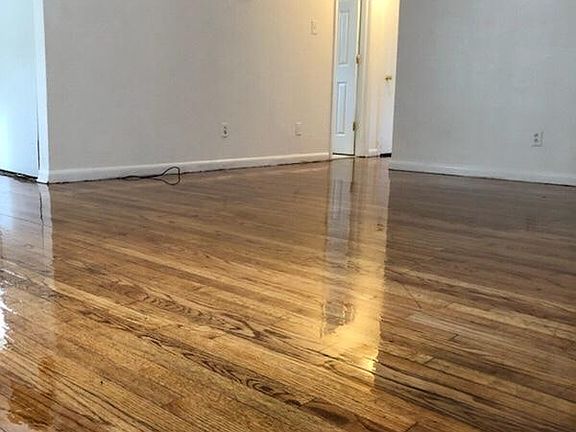 5th image of 1007 W 36th St APT 1
