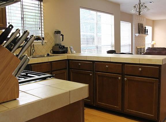 4th image of 2206 Tejas Dr