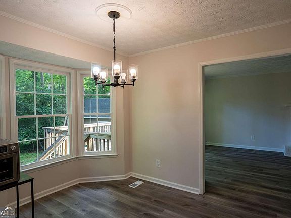 4th image of 4121 Willow Walk