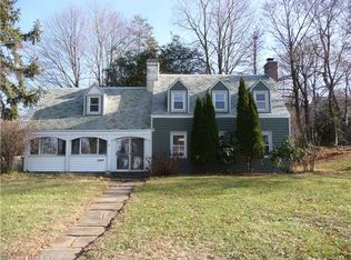 8 Lydale Pl, Meriden, CT 06450