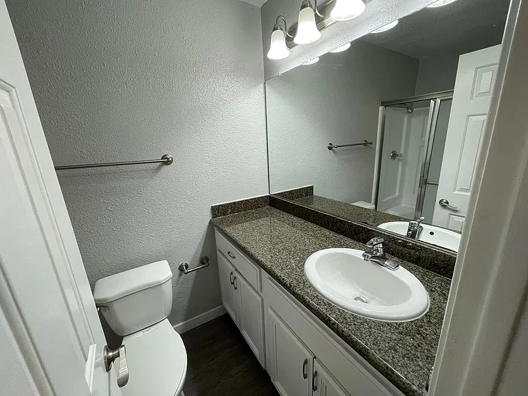 Park Plaza Apartments — Photo 128