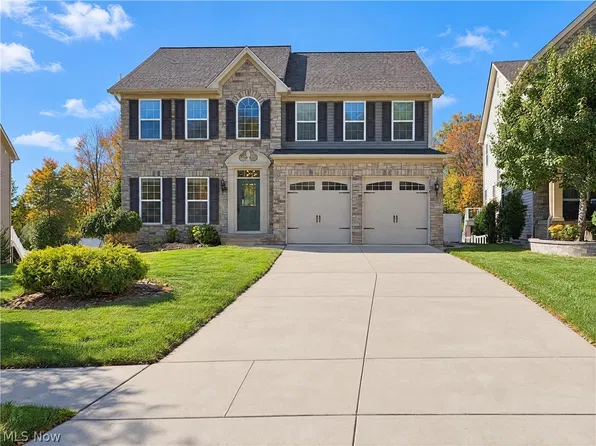 2746 Hunters Rdg, Twinsburg, OH 44087