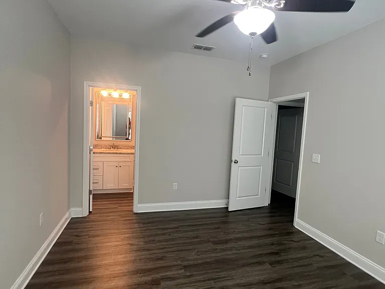 323 Summercreek Cv — Photo 12