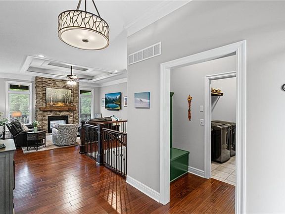 4th image of 8425 Brunswick St