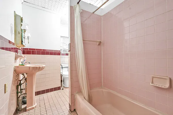 Sold by Mitra Hakimi Realty Group, LLC | media 10