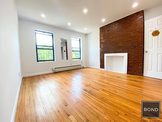 Rented by Bond New York | media 11