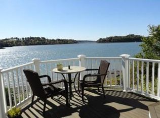 87 Hampton Cir, Hull, MA 02045