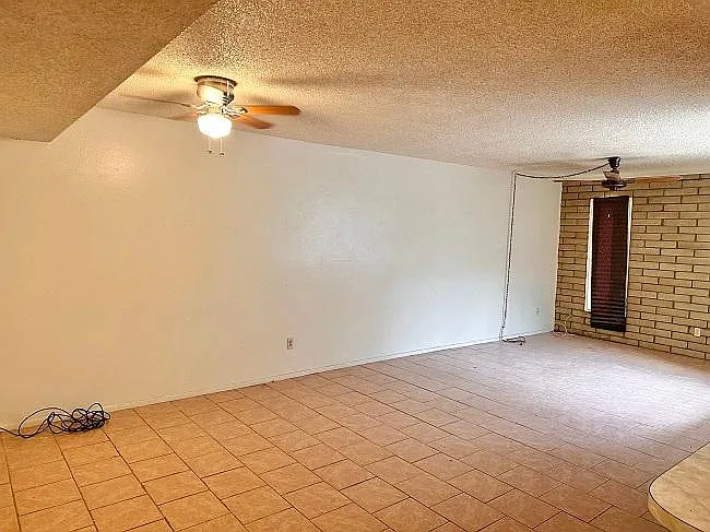 2128 S 11th Ave — Photo 5