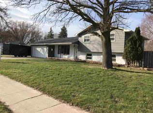 1320 Cormier Rd, Green Bay, WI 54313