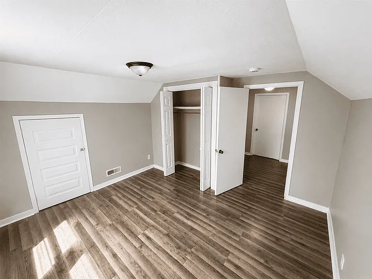 4918 Pleasant Grove Rd — Photo 8