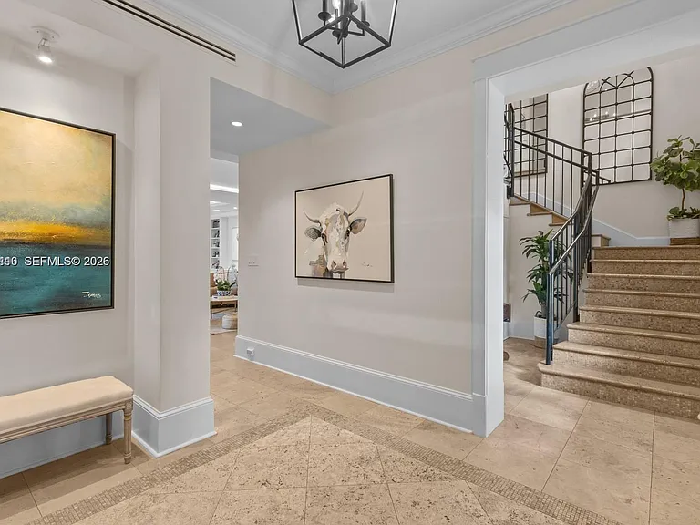 685 Harbor Ln — Photo 11