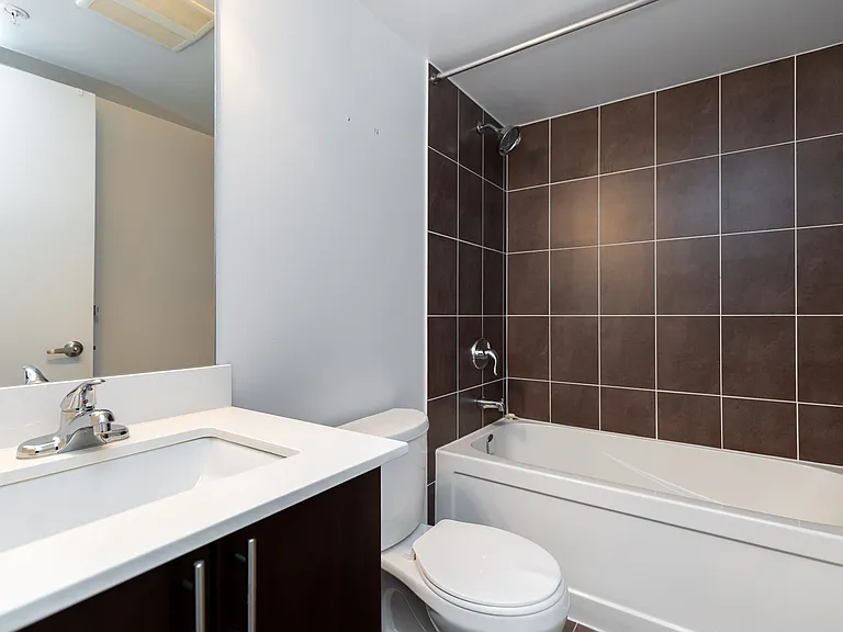 1420 Dupont St — Photo 14