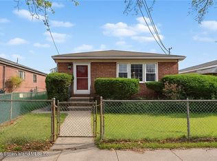 99 Park Hill Cir, Staten Island, NY 10304