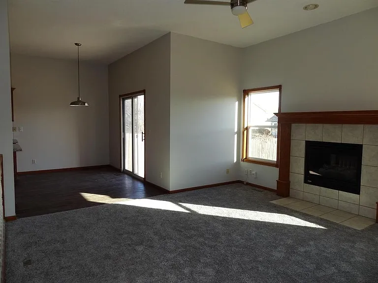 8403 E Zimmerly St — Photo 4
