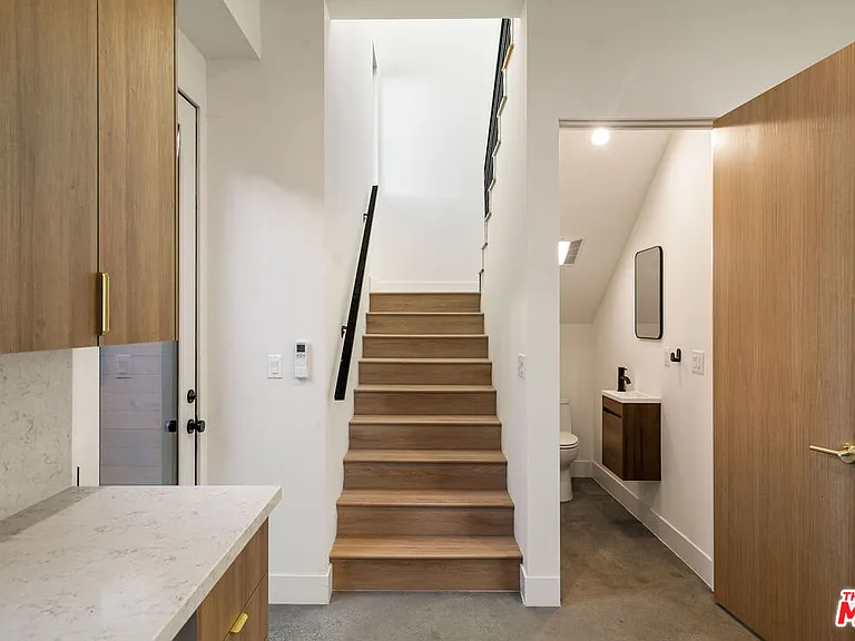 3909 W Exposition Blvd — Photo 6