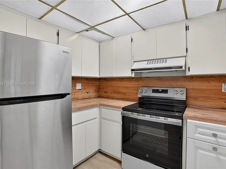 7420 SW 59th Ave #D — Photo 6