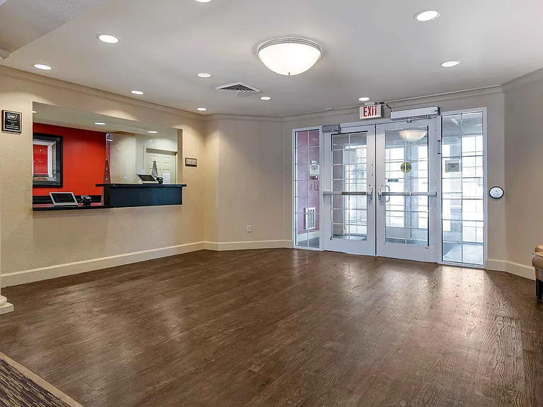 Lobby and Guest Check-in