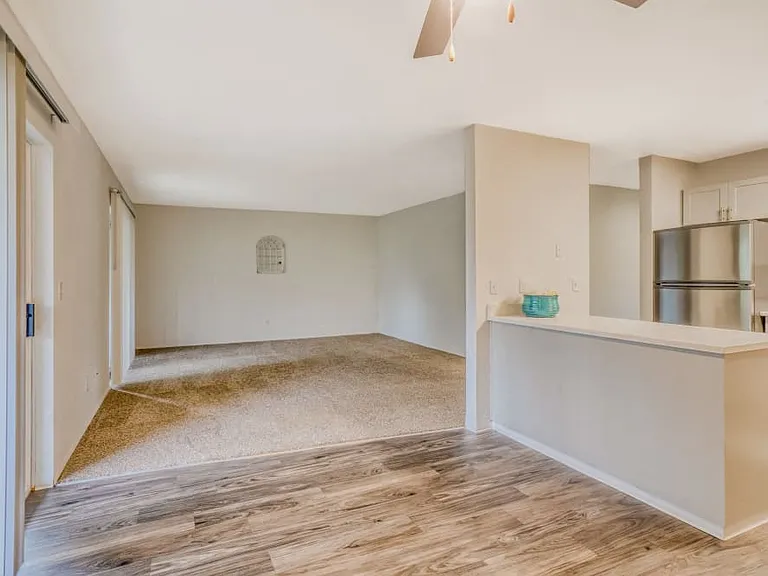 Woodspring Apt — Photo 14