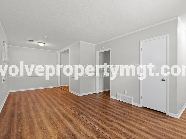 1716 Cornelia Ln — Photo 5