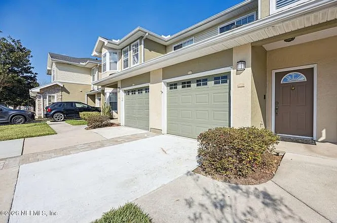 3 bed, 1908 sqft, $2,000 — Photo 3