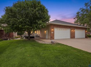 6708 S Bellwood Ave, Sioux Falls, SD 57108