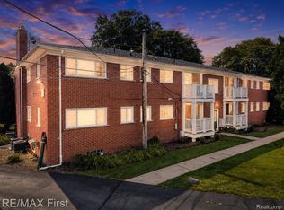 475 N Eton St APT C2, Birmingham, MI 48009
