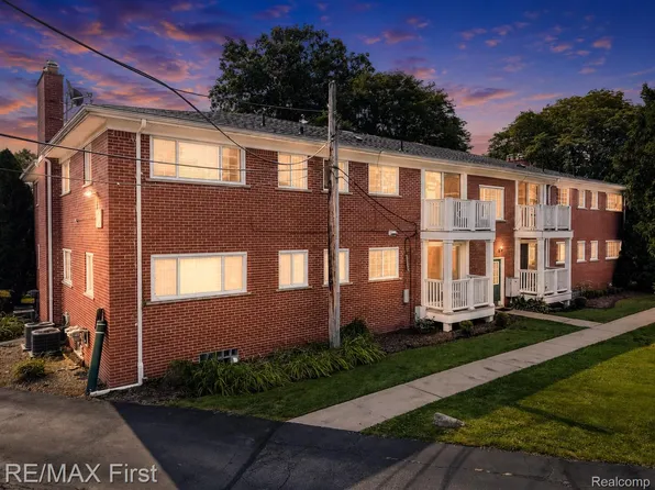 475 N Eton St APT C2, Birmingham, MI 48009