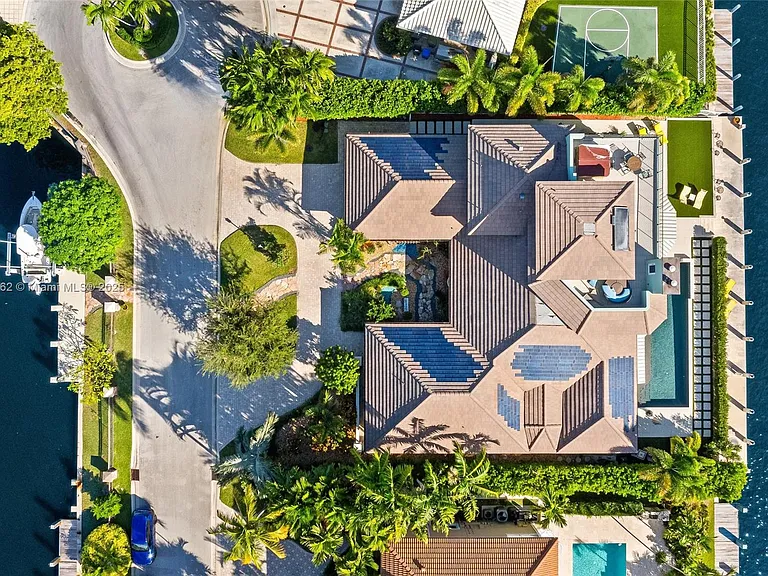 70 Bay Colony Ln — Photo 8