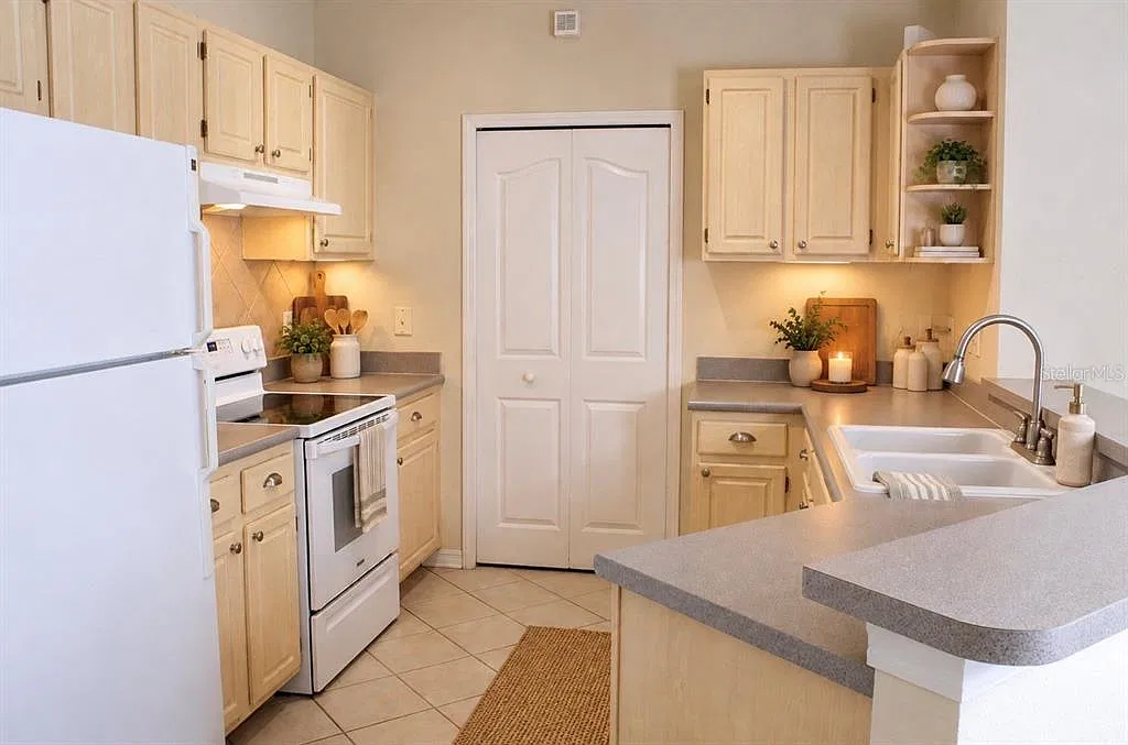 2 bed, 2.0 bath, 1110 sqft, $1,750 — Photo 3
