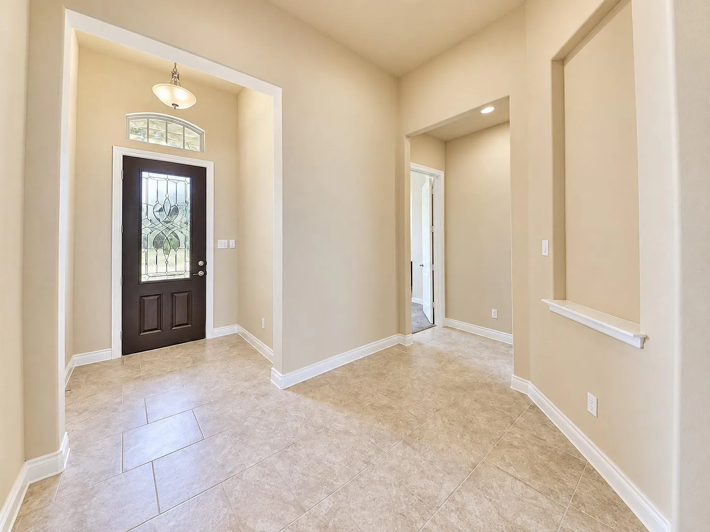 4 bed, 3.5 bath, 2663 sqft, $2,750 — Photo 2