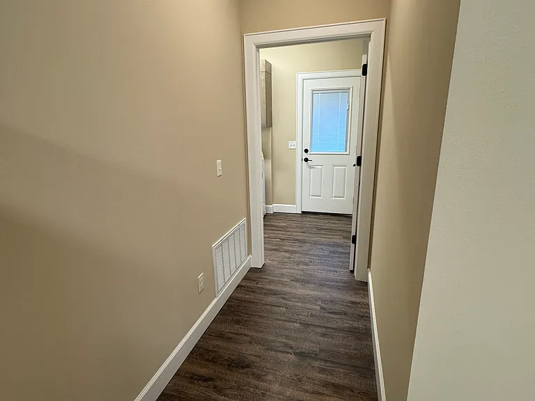 1308 Jackson Ave — Photo 5