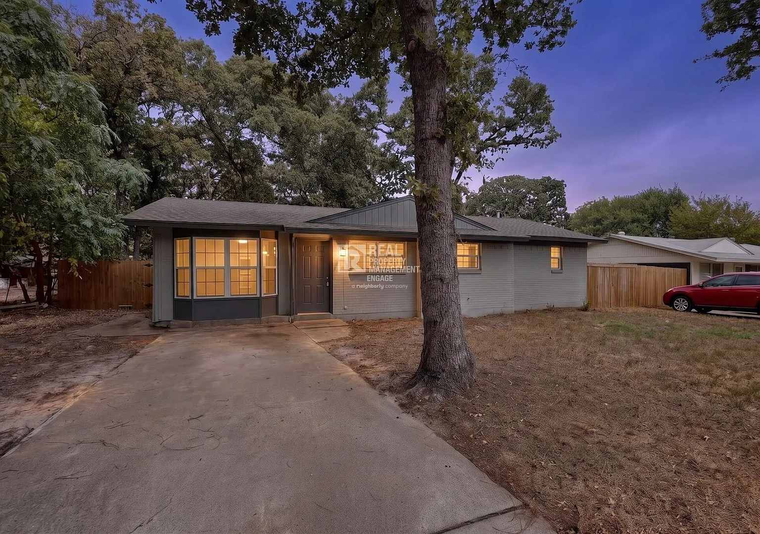 Recently updated 4-Bedroom Home in Arlington for Rent! — Photo 1