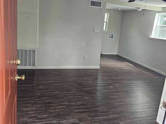3rd image of 229 W Monterey St #1