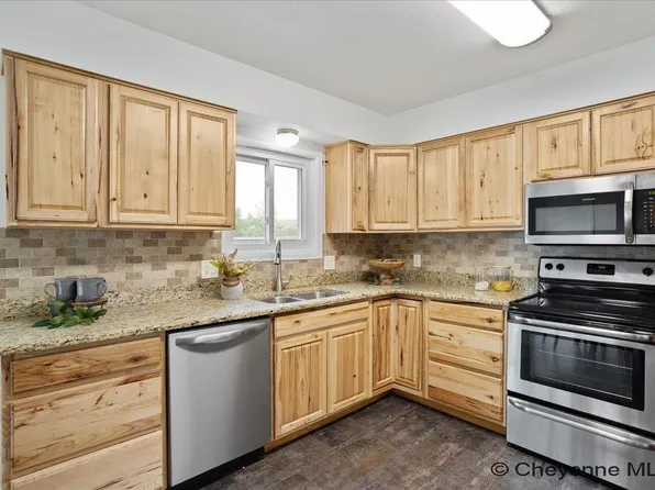 1843 Edgewater Ave, Cheyenne, WY 82009