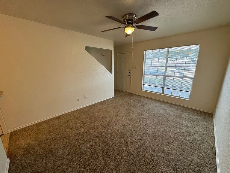 4505 Deek Dr — Photo 4