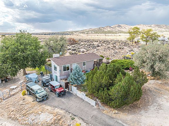5th image of 588 Spring Valley Ct