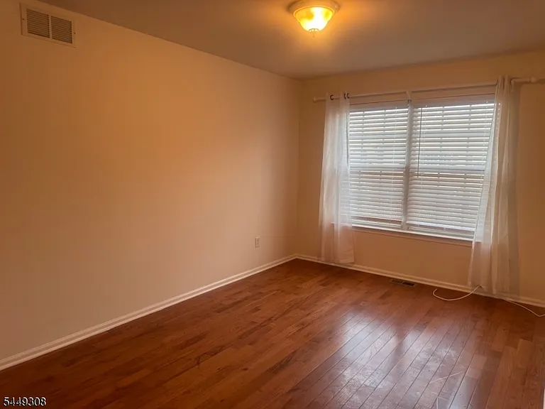 32 Chesterfield Ct — Photo 6