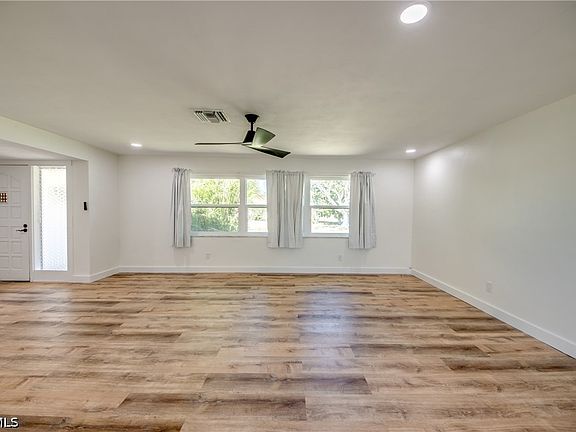 5th image of 3009 SE 10th Ave